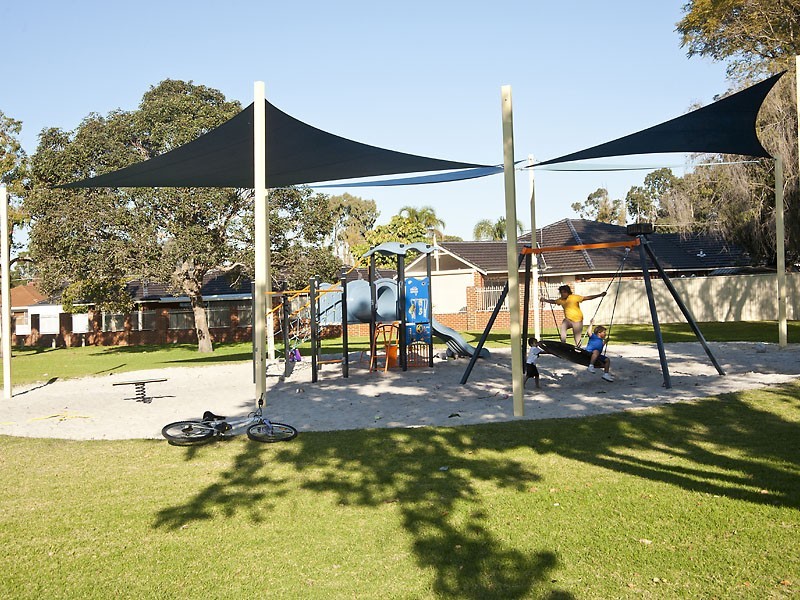 13 Melvin Avenue, Thornlie WA 6108