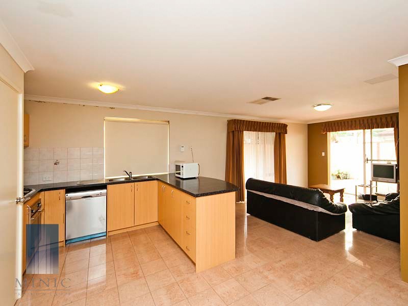 1/28 Hooson Way, Wilson WA 6107