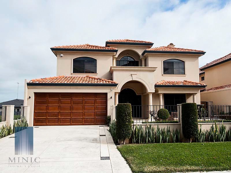 14 Crossman Pass, Salter Point WA 6152