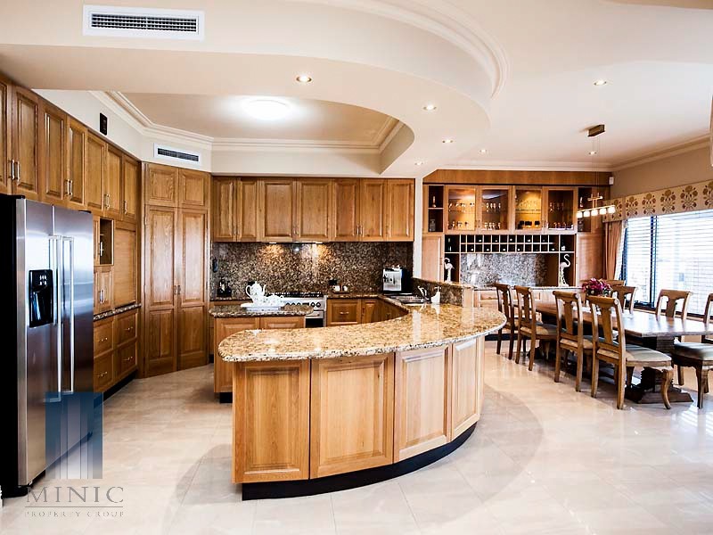 14 Crossman Pass, Salter Point WA 6152