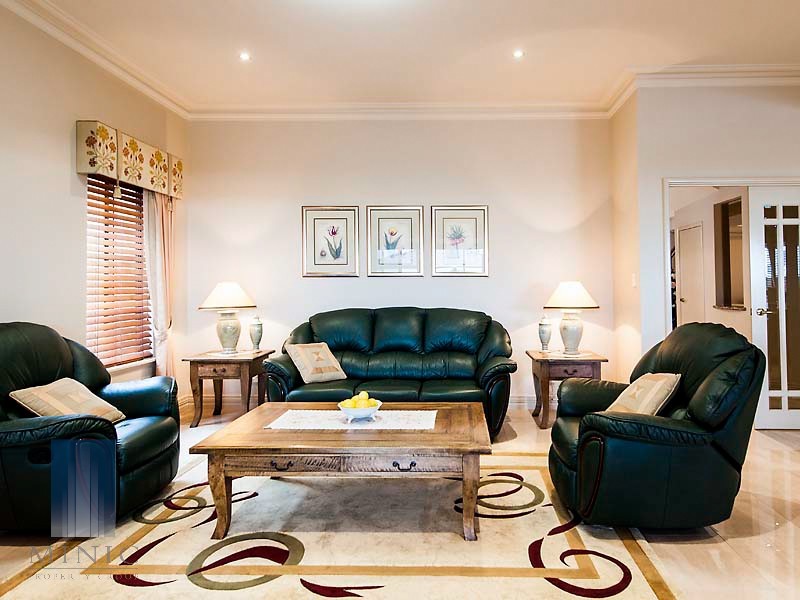 14 Crossman Pass, Salter Point WA 6152