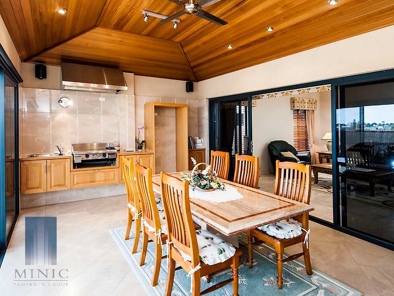 14 Crossman Pass, Salter Point WA 6152