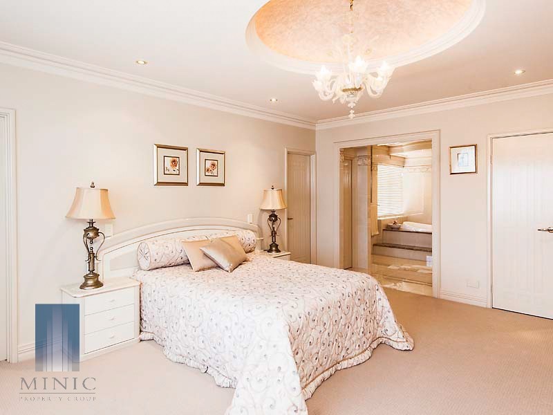 14 Crossman Pass, Salter Point WA 6152