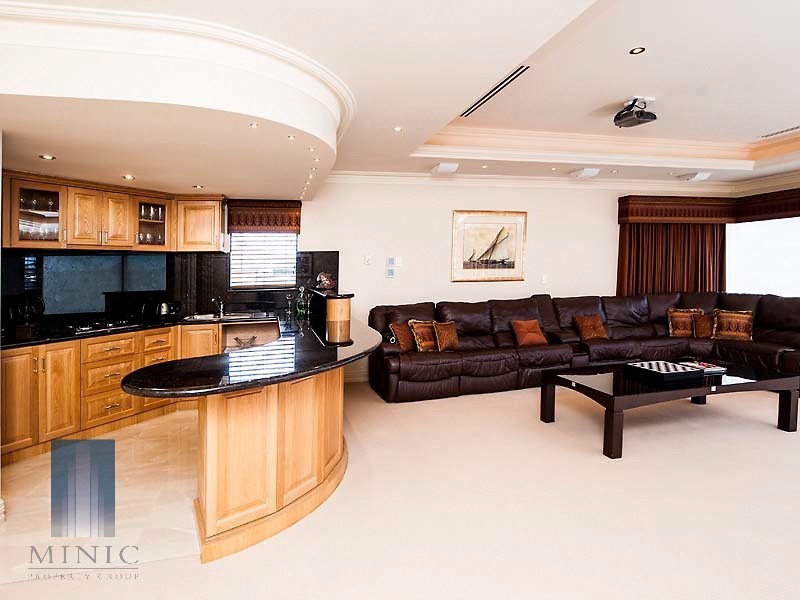 14 Crossman Pass, Salter Point WA 6152