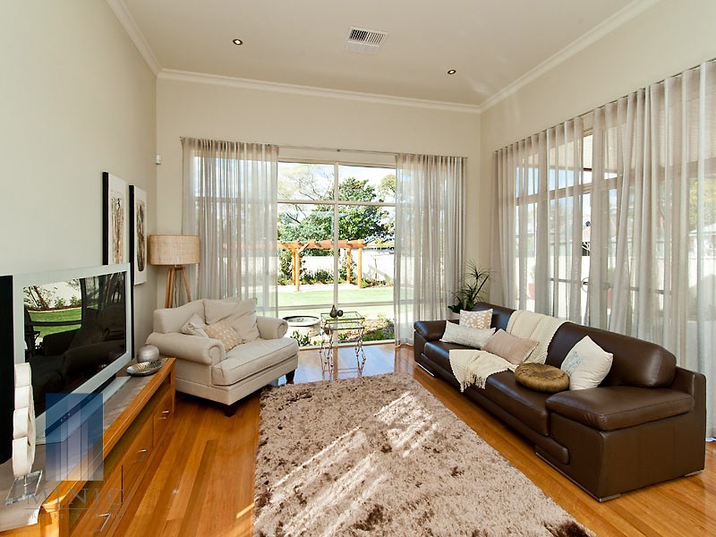 26 Mount Henry Road, Salter Point WA 6152