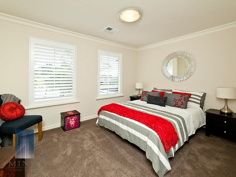 26 Mount Henry Road, Salter Point WA 6152