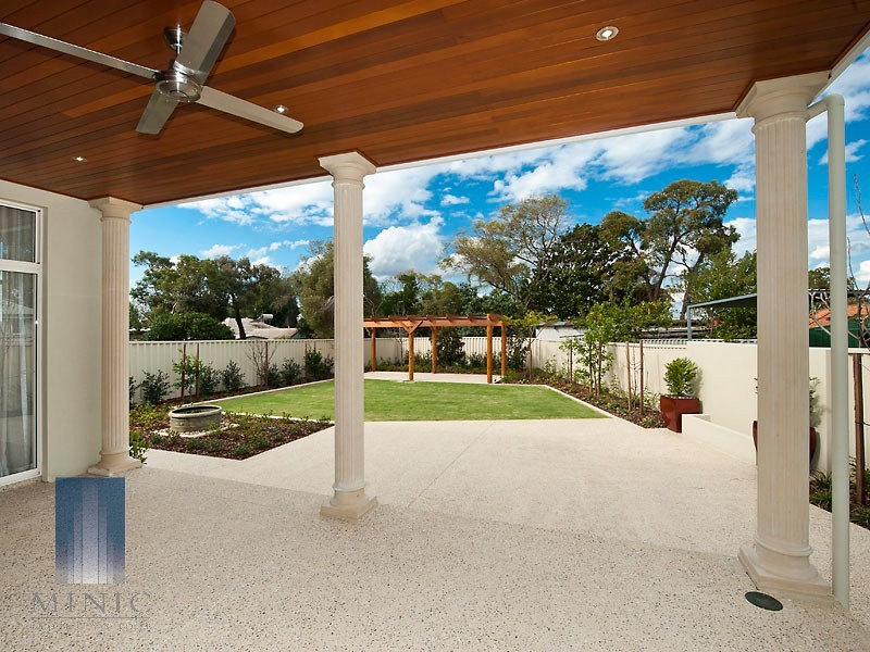 26 Mount Henry Road, Salter Point WA 6152