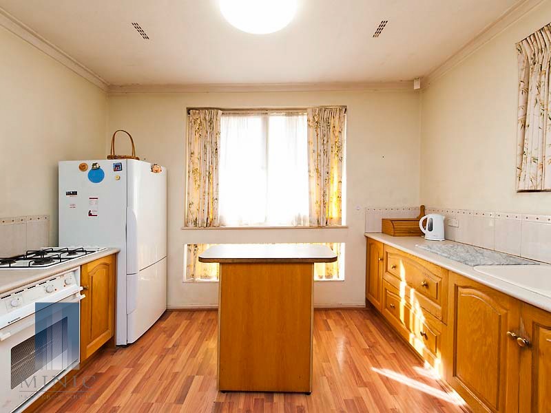 15 Barber Place, Riverton WA 6148