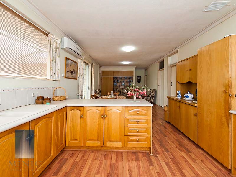 15 Barber Place, Riverton WA 6148