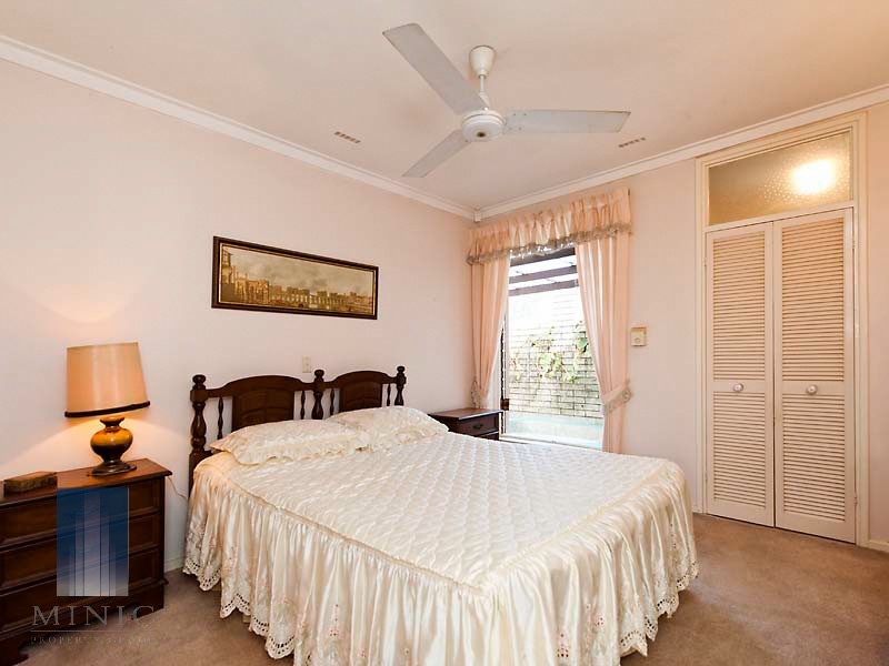 15 Barber Place, Riverton WA 6148