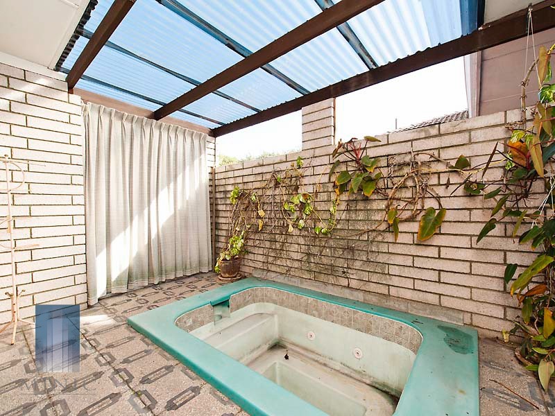 15 Barber Place, Riverton WA 6148