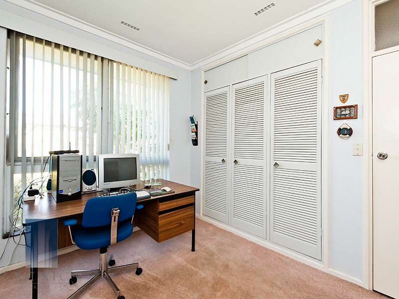 15 Barber Place, Riverton WA 6148