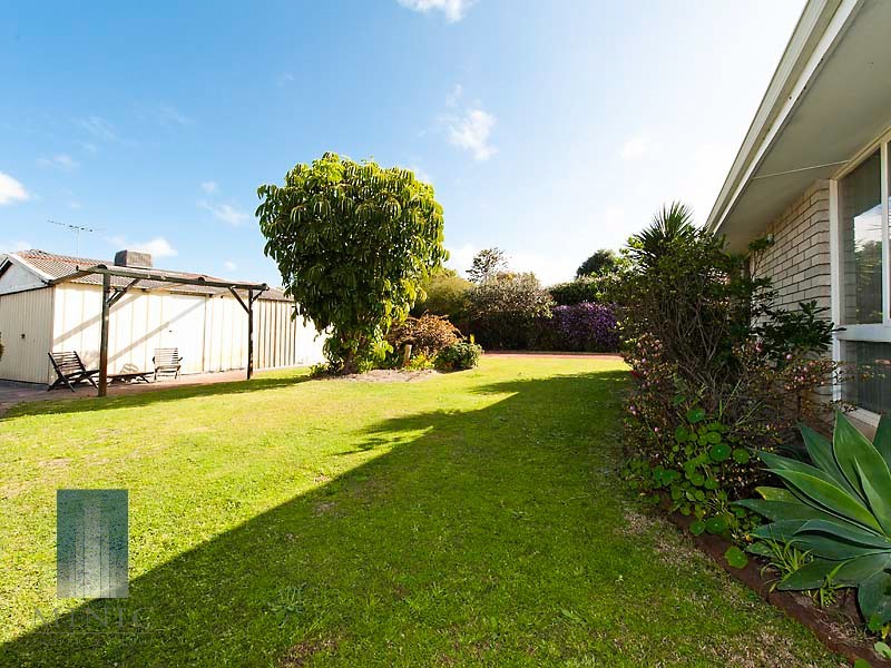 15 Barber Place, Riverton WA 6148