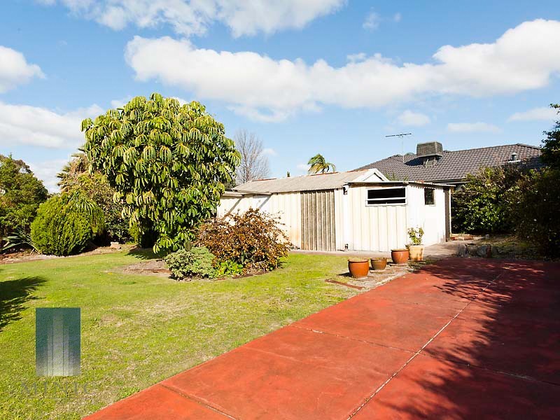 15 Barber Place, Riverton WA 6148