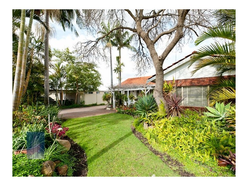 22 Teaguer Street, Wilson WA 6107