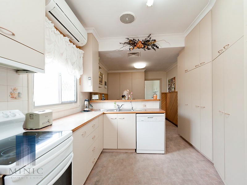 22 Teaguer Street, Wilson WA 6107