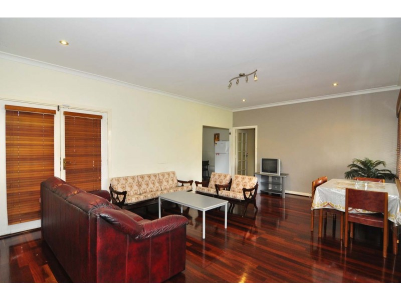 4 Parkhill Way, Wilson WA 6107
