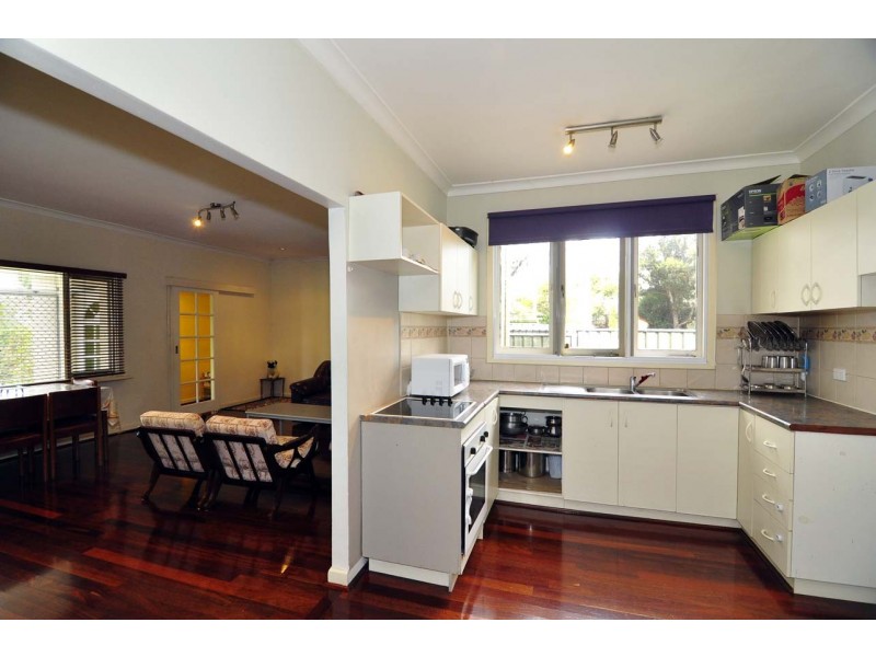 4 Parkhill Way, Wilson WA 6107