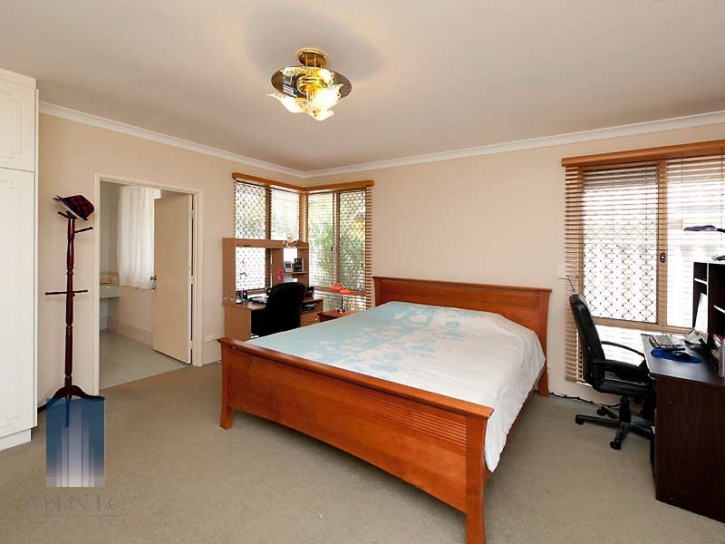 10 Leatherwood Way, Huntingdale WA 6110