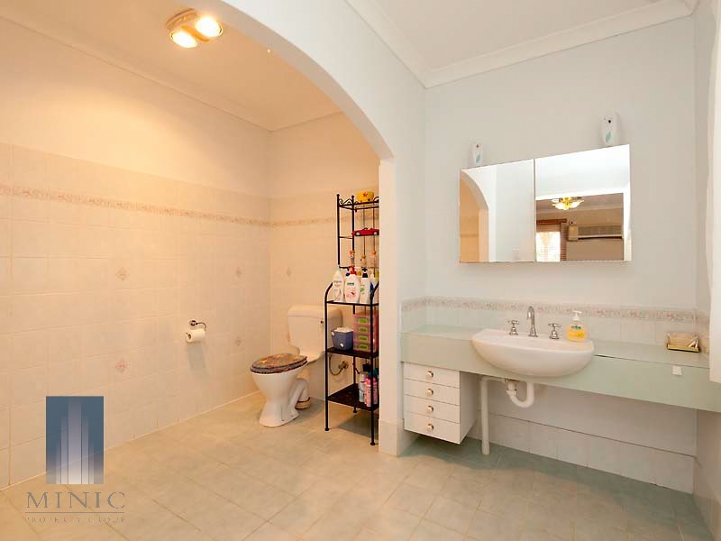 10 Leatherwood Way, Huntingdale WA 6110