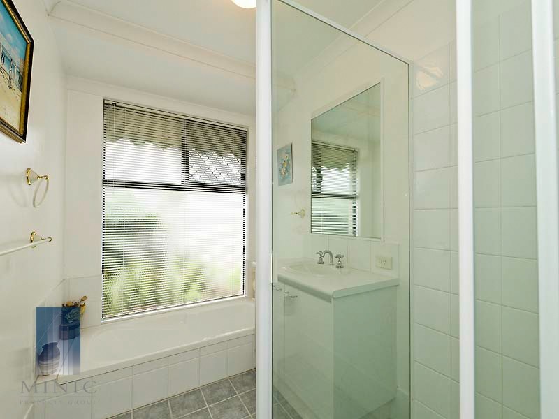 90 Barbican Street East, Shelley WA 6148