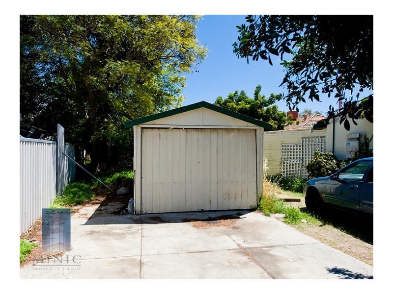 11 Hooson Way, Wilson WA 6107