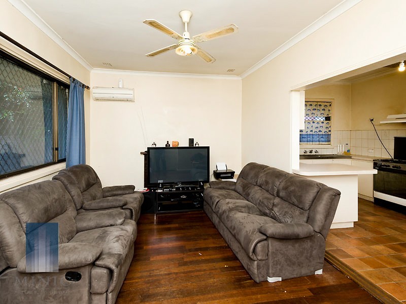 11 Hooson Way, Wilson WA 6107