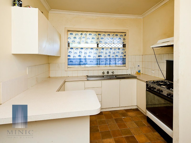 11 Hooson Way, Wilson WA 6107