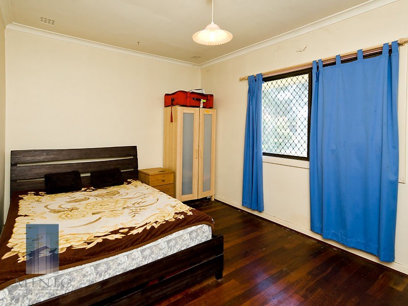 11 Hooson Way, Wilson WA 6107