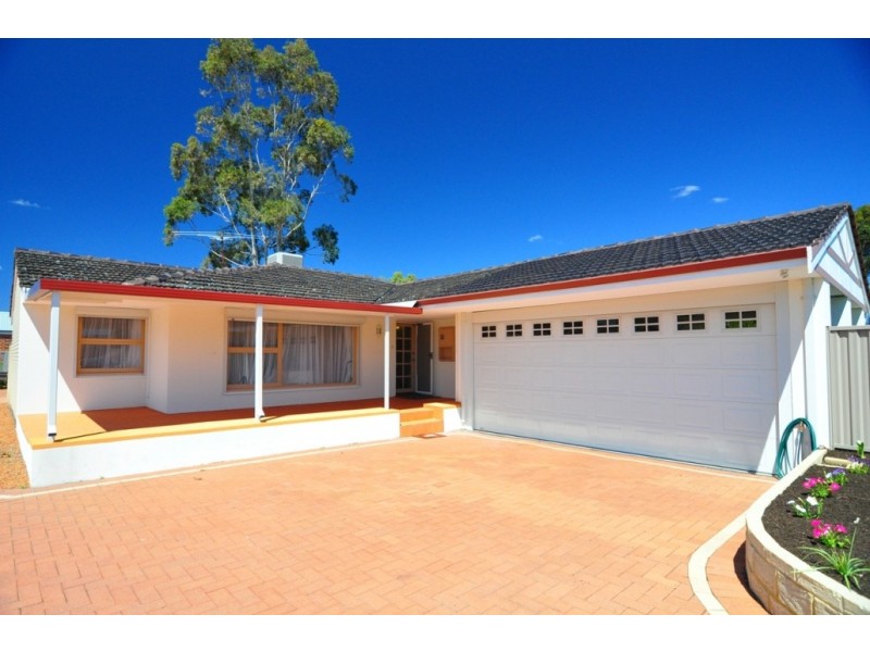 1/16 Laurel Close, Riverton WA 6148
