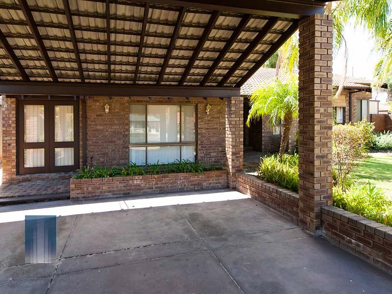 6 Lyal Court, Thornlie WA 6108