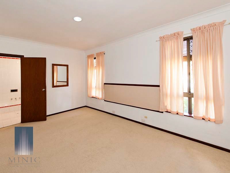 6 Lyal Court, Thornlie WA 6108