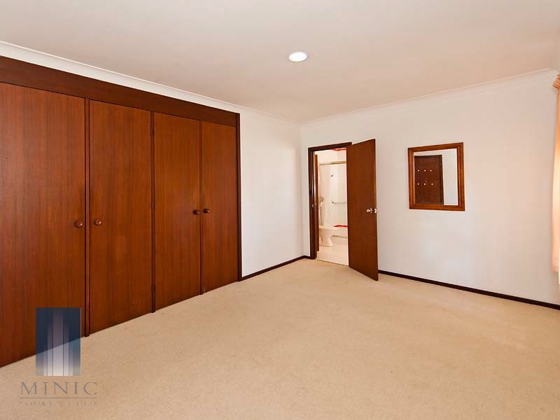 6 Lyal Court, Thornlie WA 6108