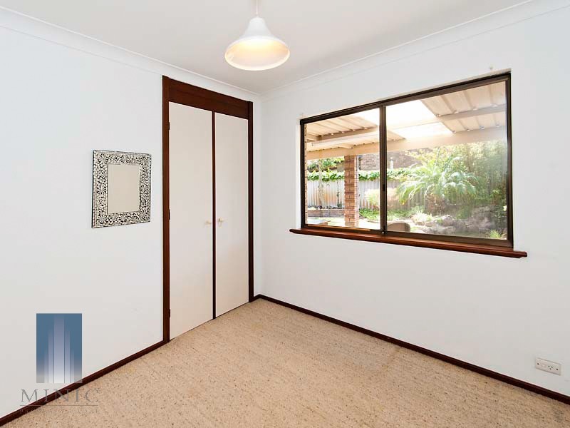 6 Lyal Court, Thornlie WA 6108