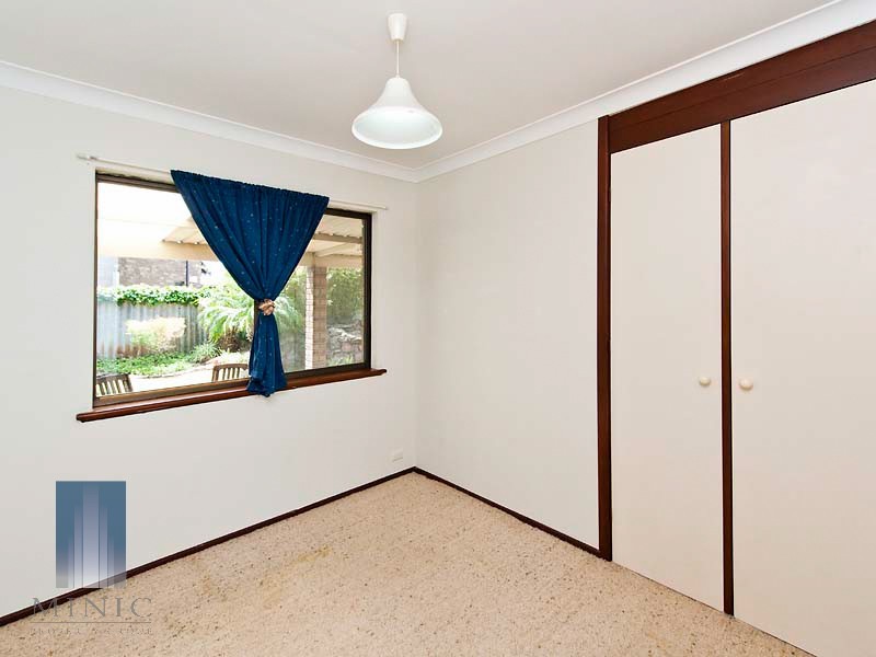 6 Lyal Court, Thornlie WA 6108