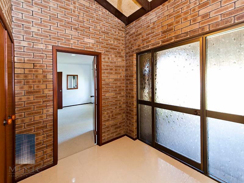 6 Lyal Court, Thornlie WA 6108