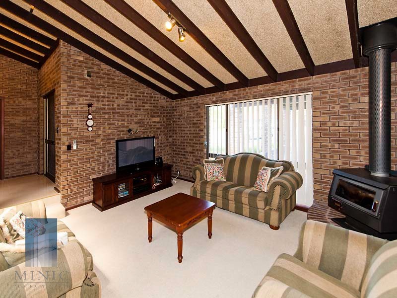 6 Lyal Court, Thornlie WA 6108