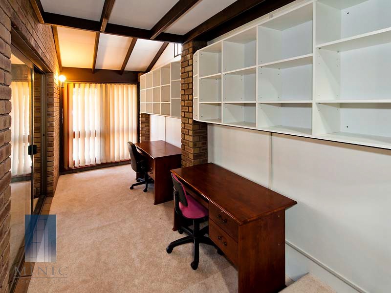 6 Lyal Court, Thornlie WA 6108