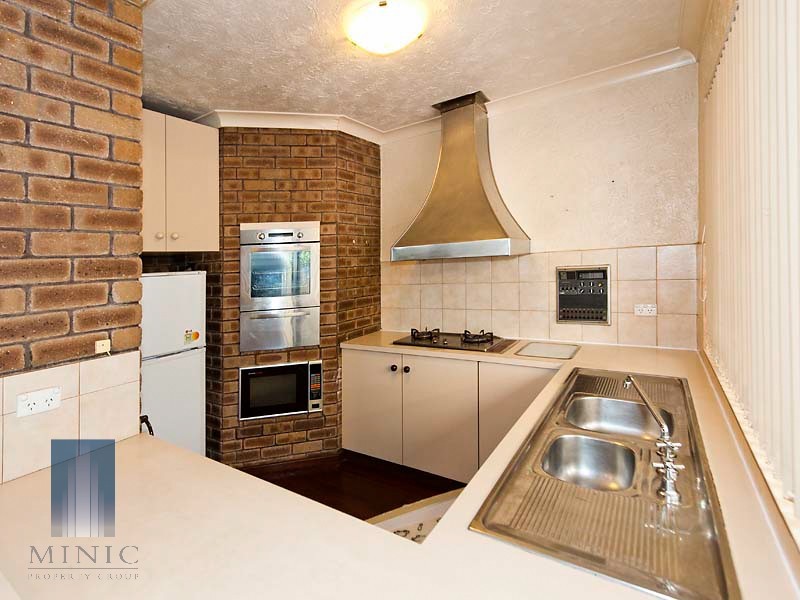 6 Lyal Court, Thornlie WA 6108