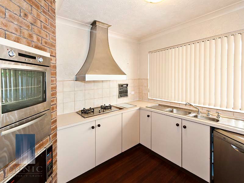 6 Lyal Court, Thornlie WA 6108