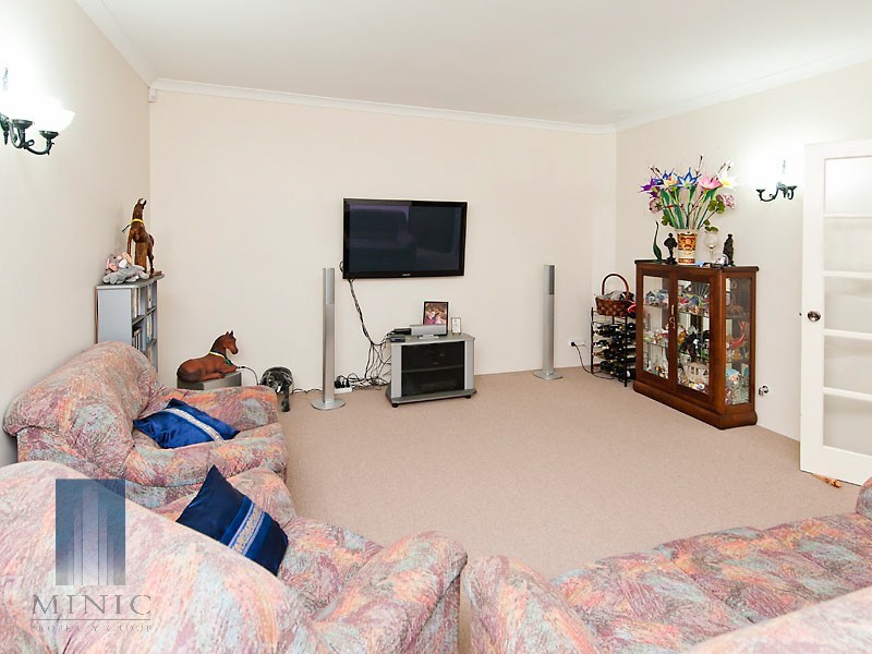 66 Willespie Drive, Pearsall WA 6065