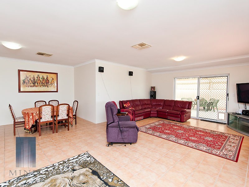 66 Willespie Drive, Pearsall WA 6065