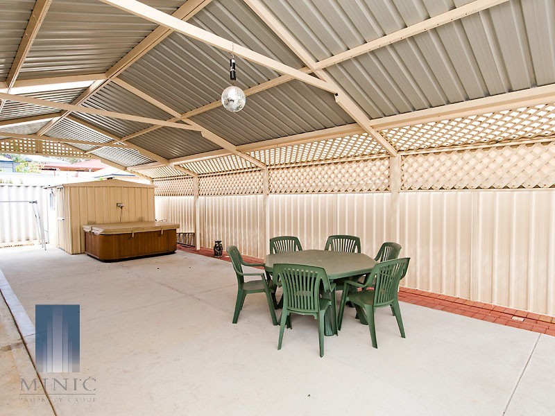 66 Willespie Drive, Pearsall WA 6065