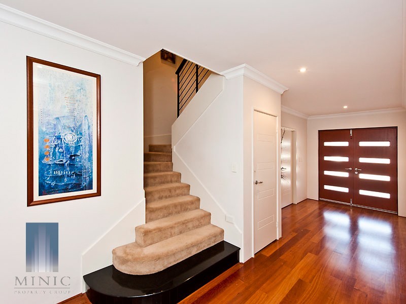 20 Hogg Avenue, Salter Point WA 6152