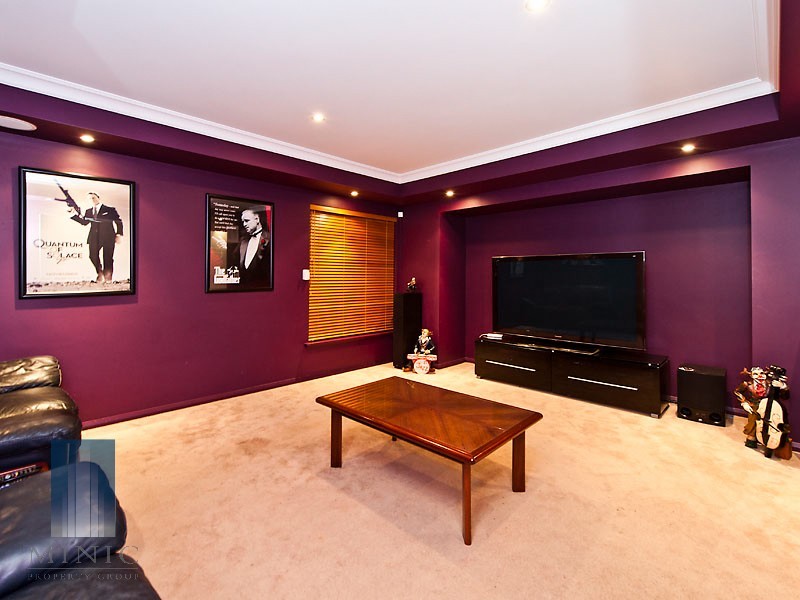 20 Hogg Avenue, Salter Point WA 6152