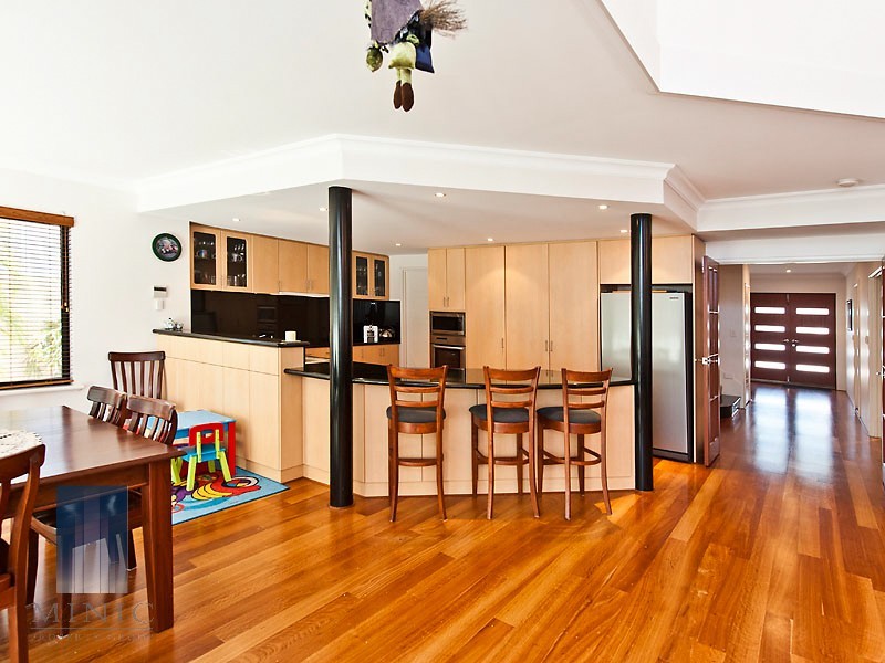 20 Hogg Avenue, Salter Point WA 6152