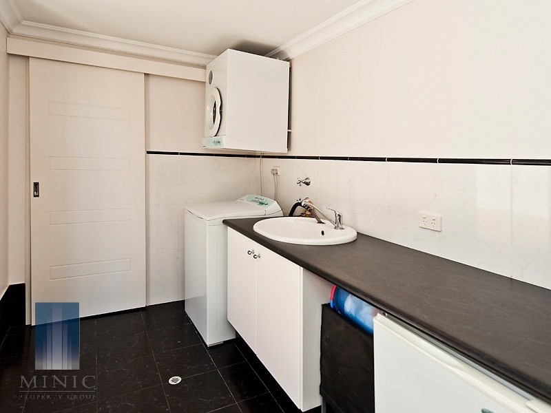 20 Hogg Avenue, Salter Point WA 6152