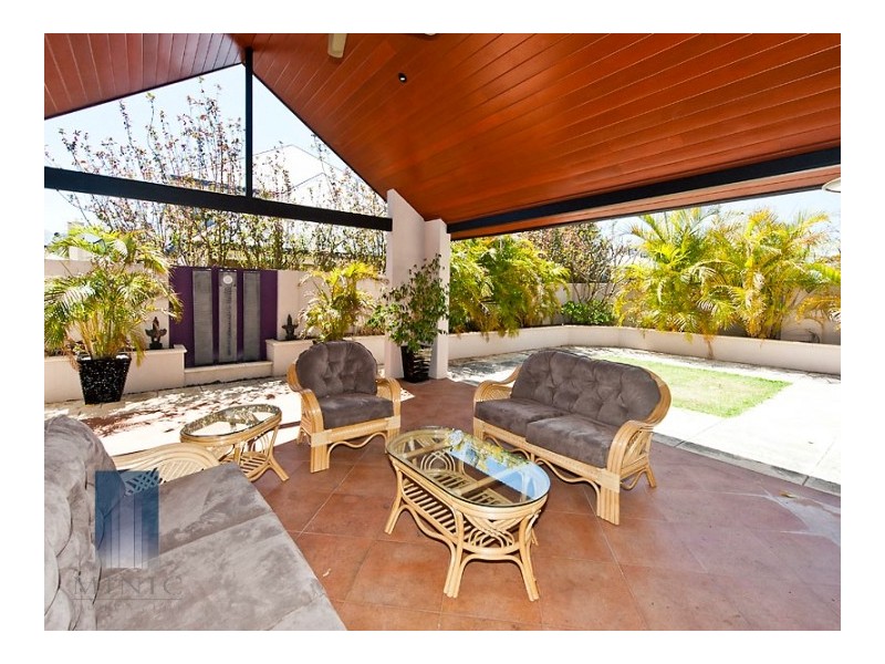 20 Hogg Avenue, Salter Point WA 6152