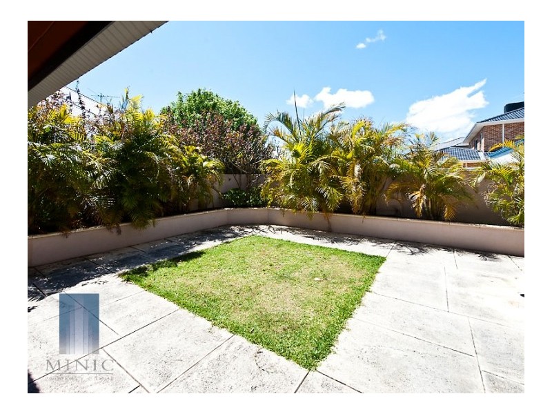 20 Hogg Avenue, Salter Point WA 6152