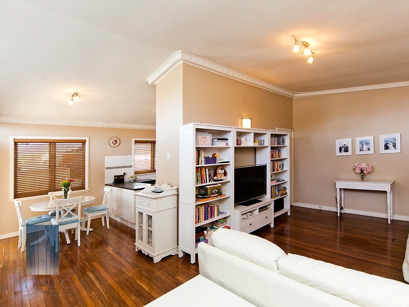 38 Wavel Avenue, Riverton WA 6148